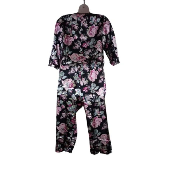 Black satin pajamas set - Picture 5 of 5
